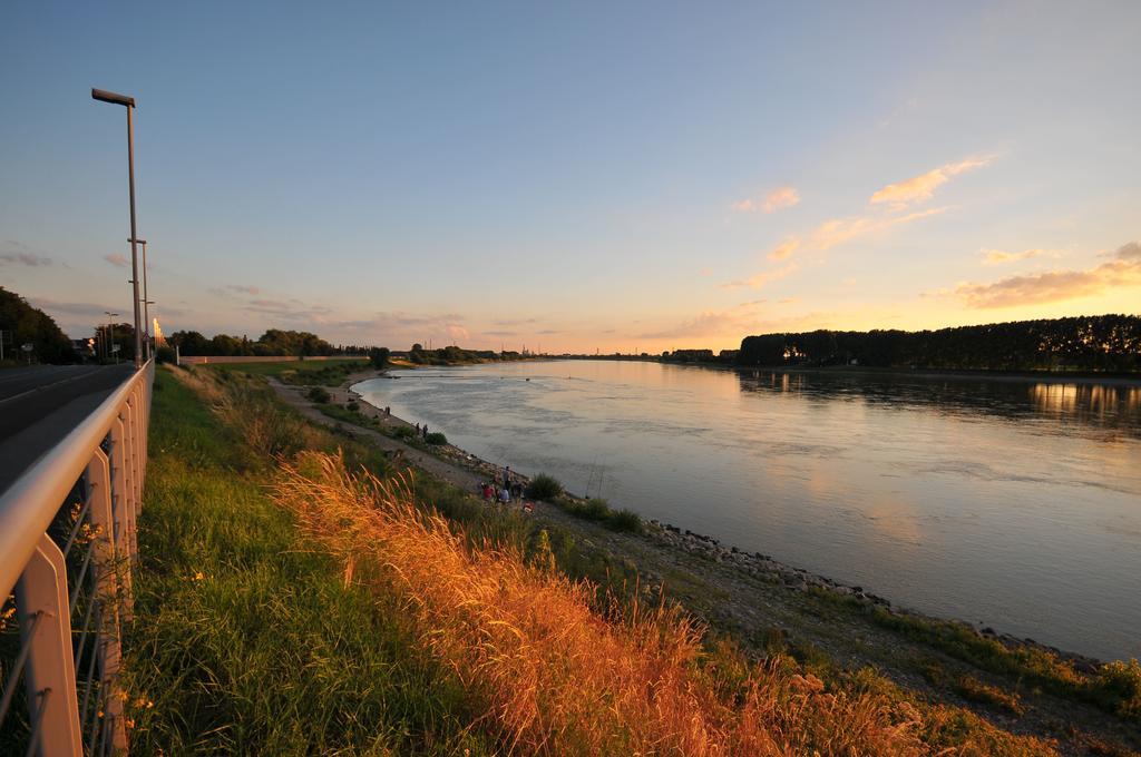 Hotel & Restaurant Zum Vater Rhein Monheim am Rhein Exteriér fotografie